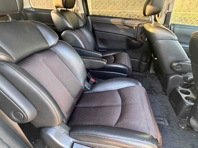 Nissan ELGRAND 250 HighwayStar - U12418