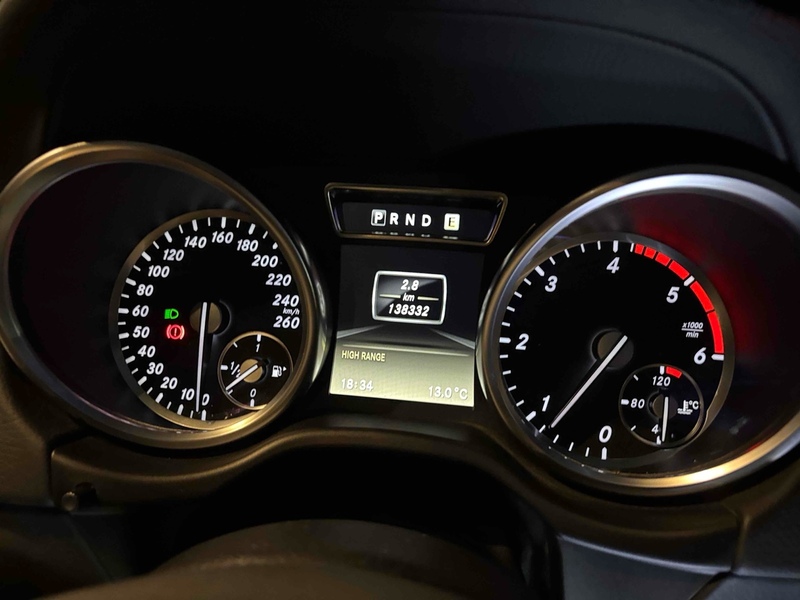Mercedes-Benz G-Class G350 Bluetec - U12419
