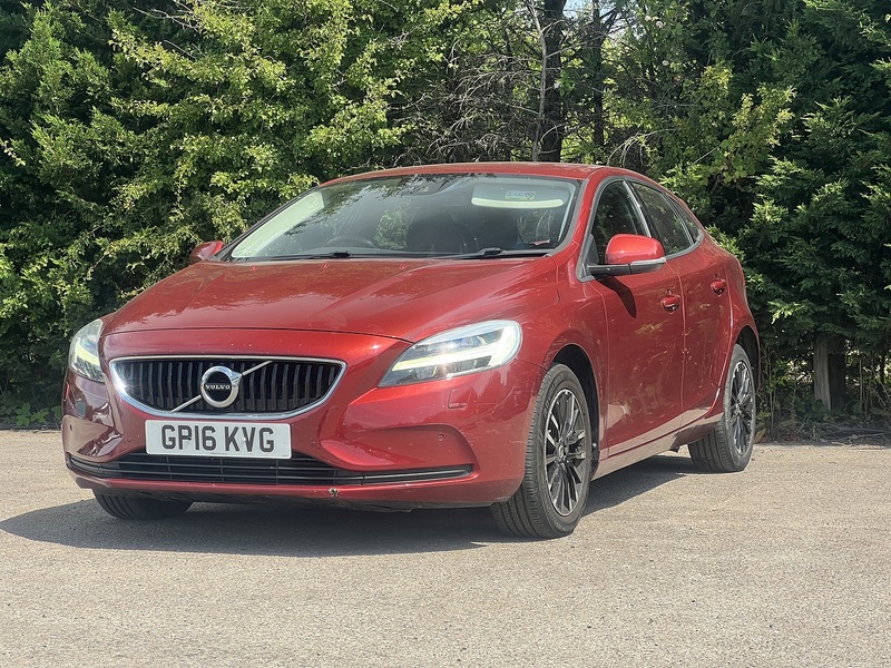 Volvo V40 T3 Momentum - U12422