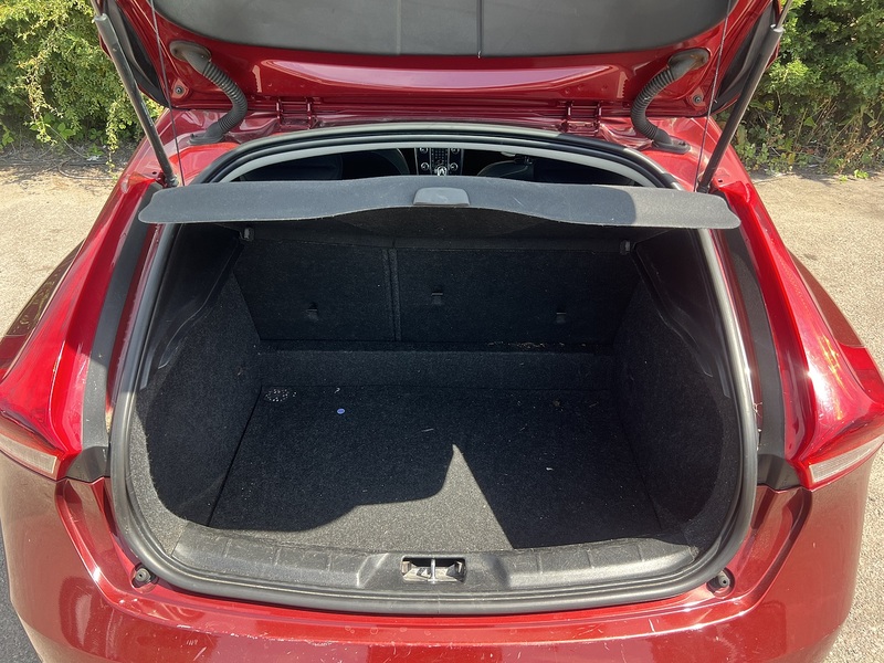 Volvo V40 T3 Momentum - U12422