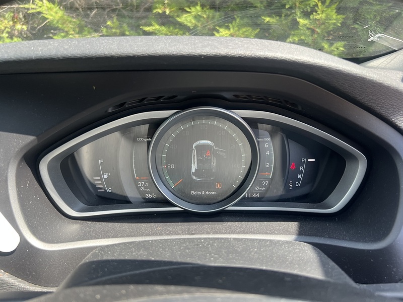 Volvo V40 T3 Momentum - U12422