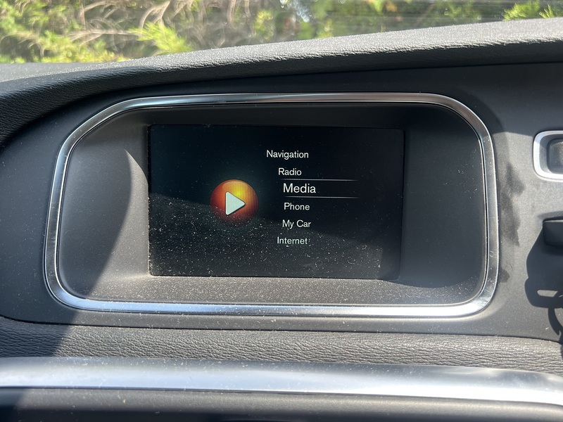 Volvo V40 T3 Momentum - U12422