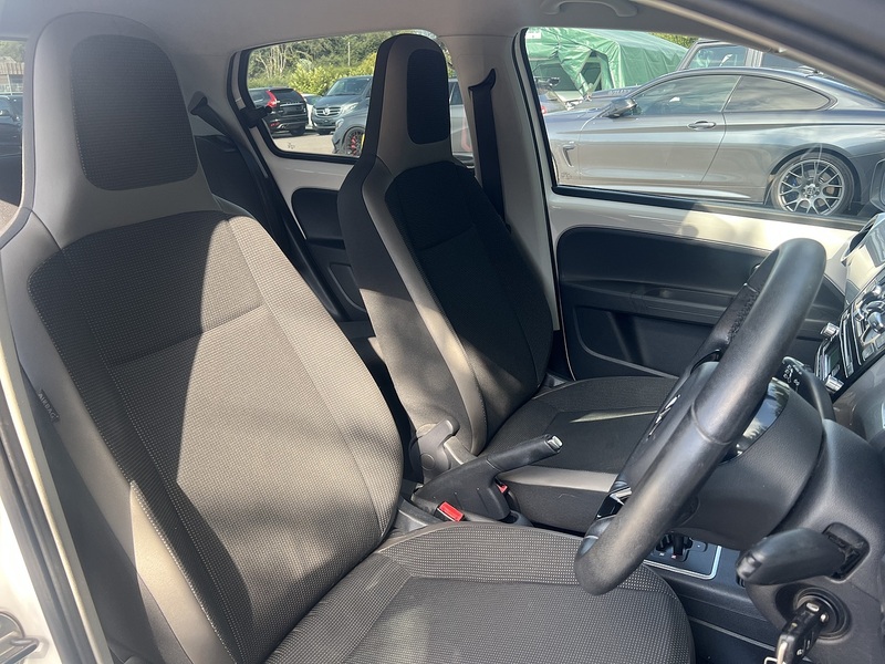 Volkswagen Up!  - U12423