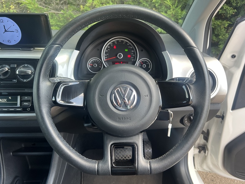 Volkswagen Up!  - U12423