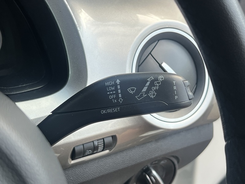 Volkswagen Up!  - U12423