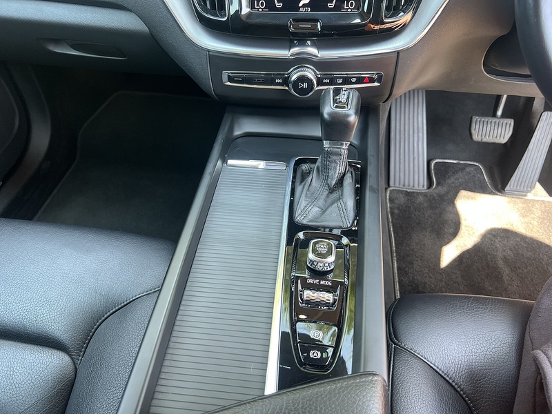 Volvo XC60 D4 Momentum - U12424