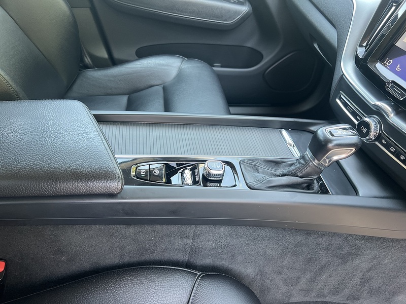 Volvo XC60 D4 Momentum - U12424
