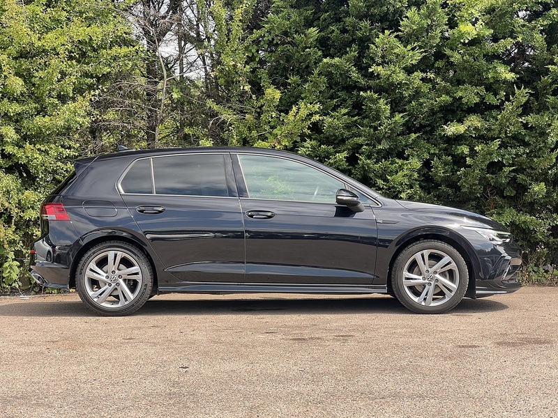 Volkswagen Golf eTSI MHEV R-Line - U12425
