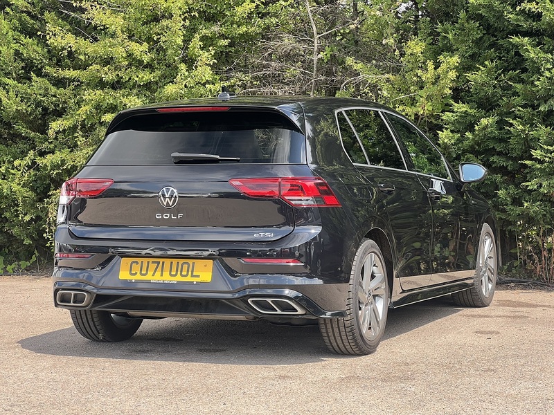 Volkswagen Golf eTSI MHEV R-Line - U12425