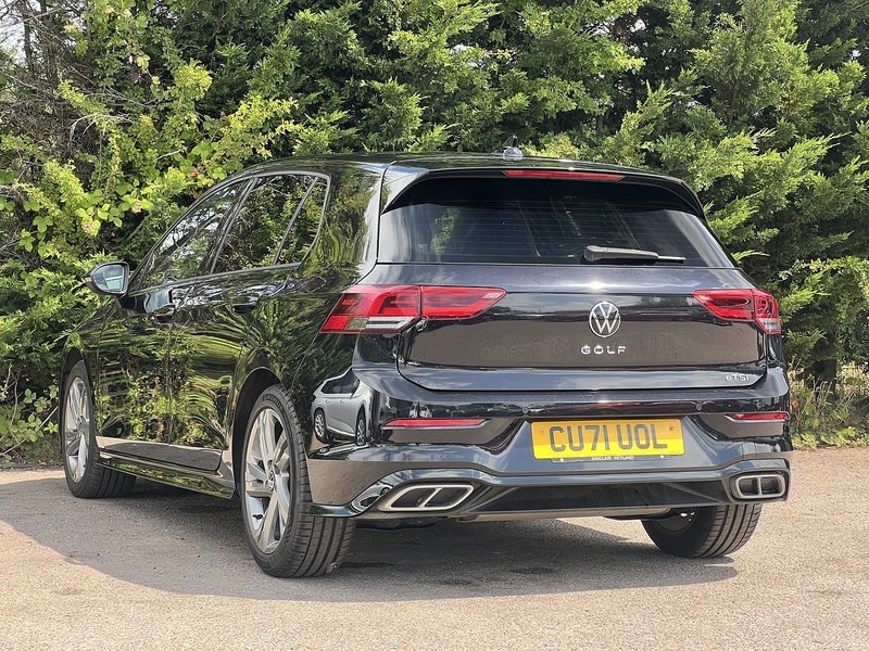 Volkswagen Golf eTSI MHEV R-Line - U12425