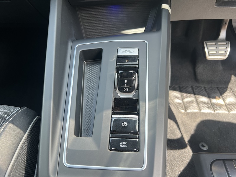 Volkswagen Golf eTSI MHEV R-Line - U12425