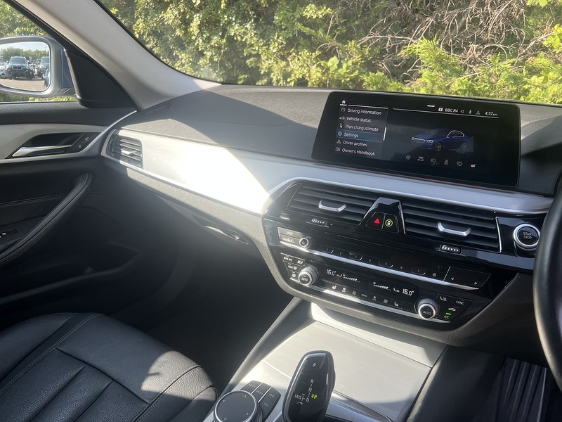 BMW 5 Series 530e SE - U12433