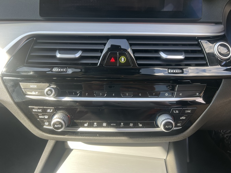 BMW 5 Series 530e SE - U12433