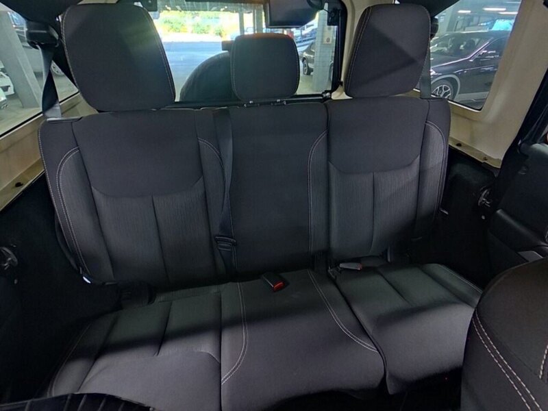 Jeep Wrangler Unlimited Sahara - U12436