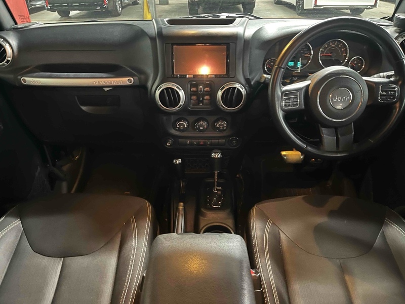 Jeep Wrangler Unlimited Sahara - U12436