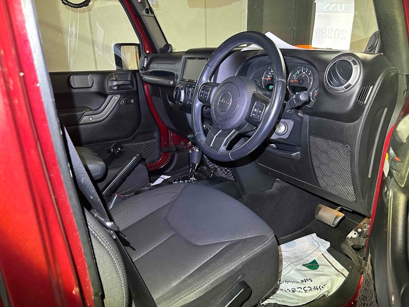 Jeep Wrangler Unlimited Sport - U12439