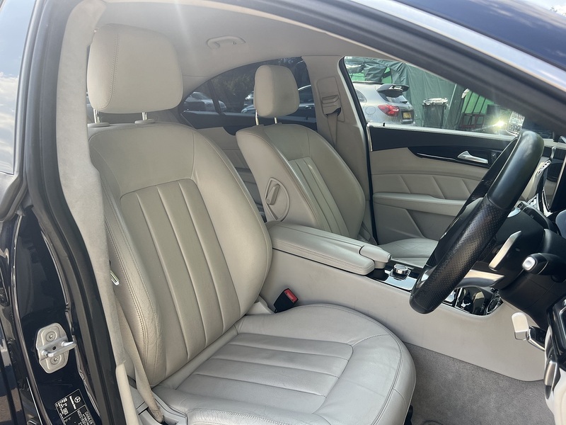 Mercedes-Benz CLS CLS220d AMG Line - U12446