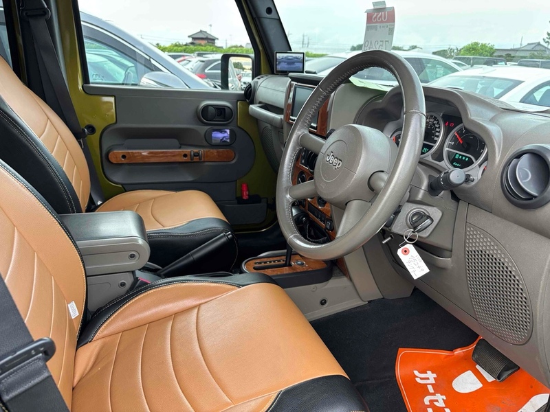 Jeep Wrangler Sahara Unlimited - U12454