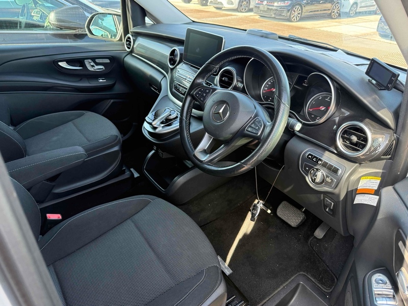 Mercedes-Benz V-Class V220 D Sport - U12464