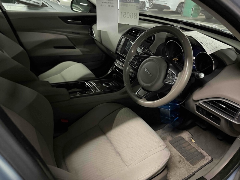 Jaguar Xe Se - U12469