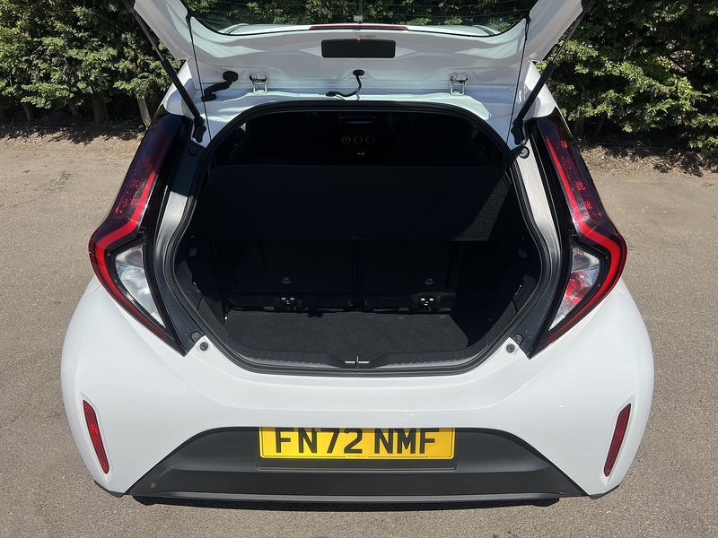 Toyota Aygo X VVT-i Pure - U12475