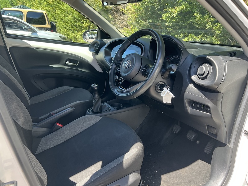 Toyota Aygo X VVT-i Pure - U12475