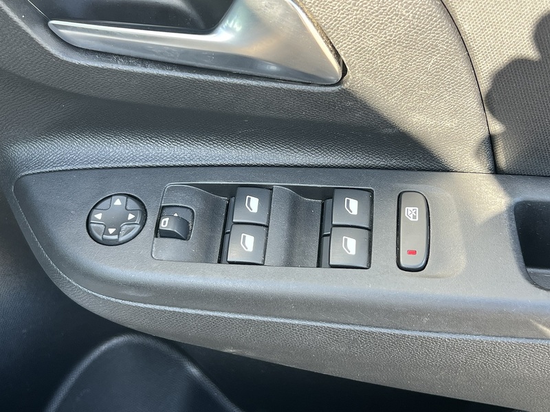 Vauxhall Corsa SE Edition - U12476