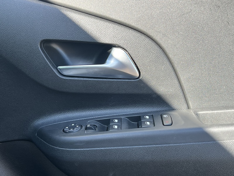 Vauxhall Corsa SE Edition - U12476