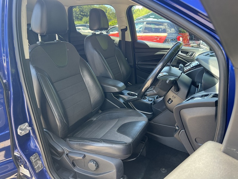 Ford Kuga TDCi Titanium - U12478