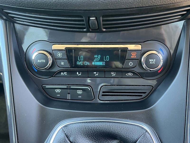 Ford Kuga TDCi Titanium - U12478
