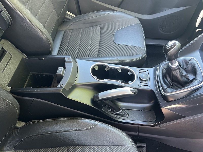 Ford Kuga TDCi Titanium - U12478