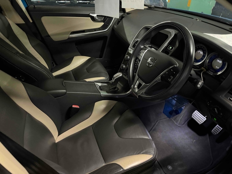 Volvo Xc60 T5 R-Design - U12482