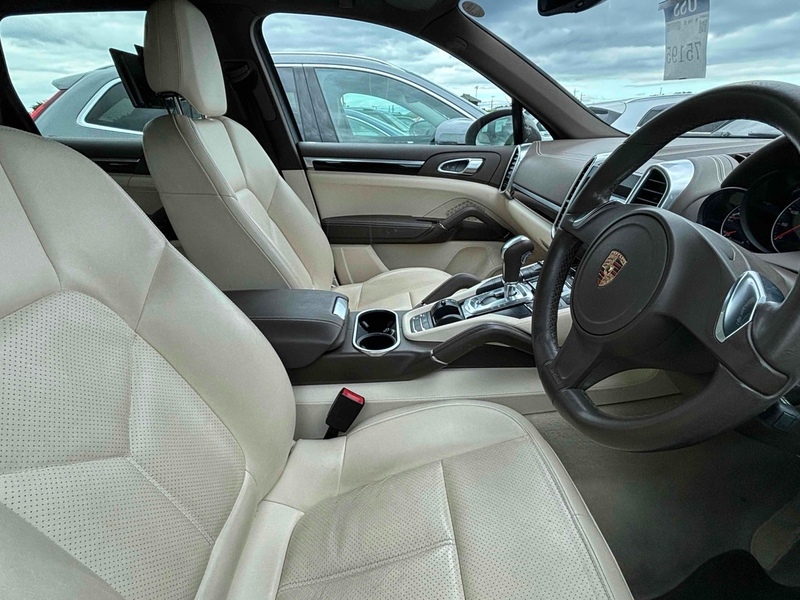 Porsche Cayenne Basegrade - U12484