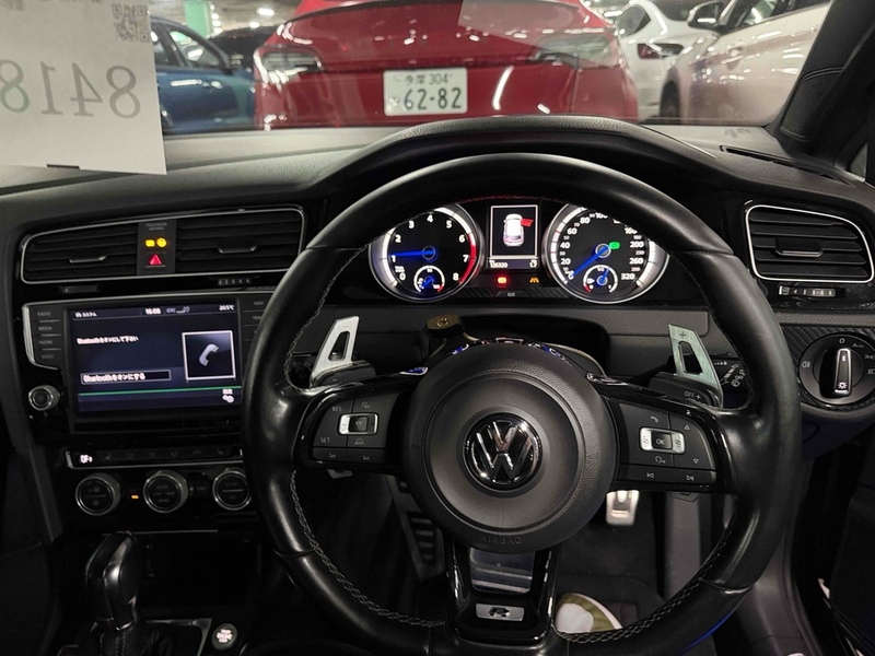 Volkswagen Golf R - U12485