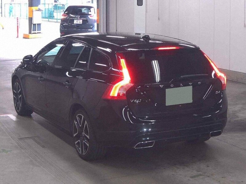 Volvo V60 D4 Dynamic Edition - U12497