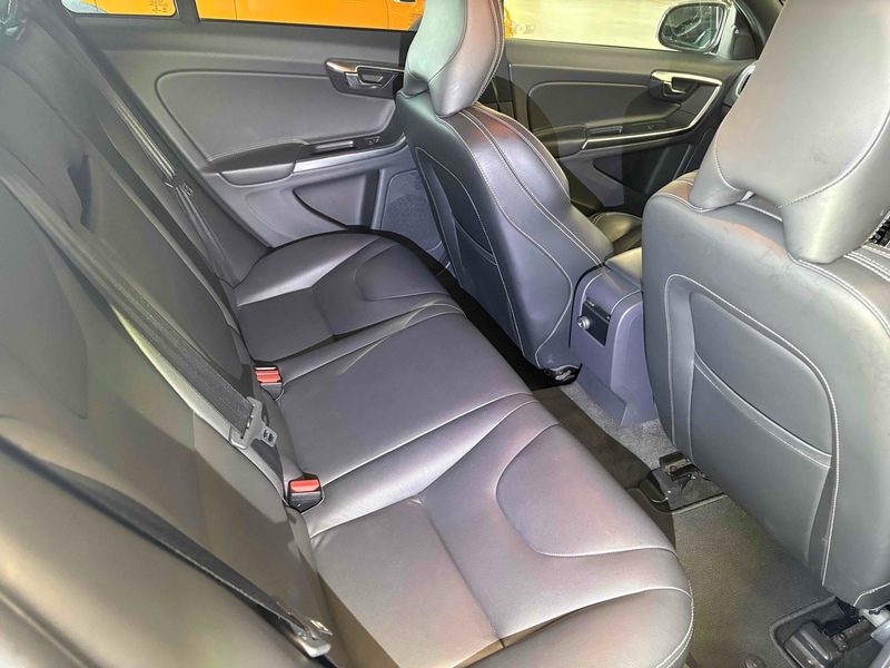 Volvo V60 D4 Dynamic Edition - U12497