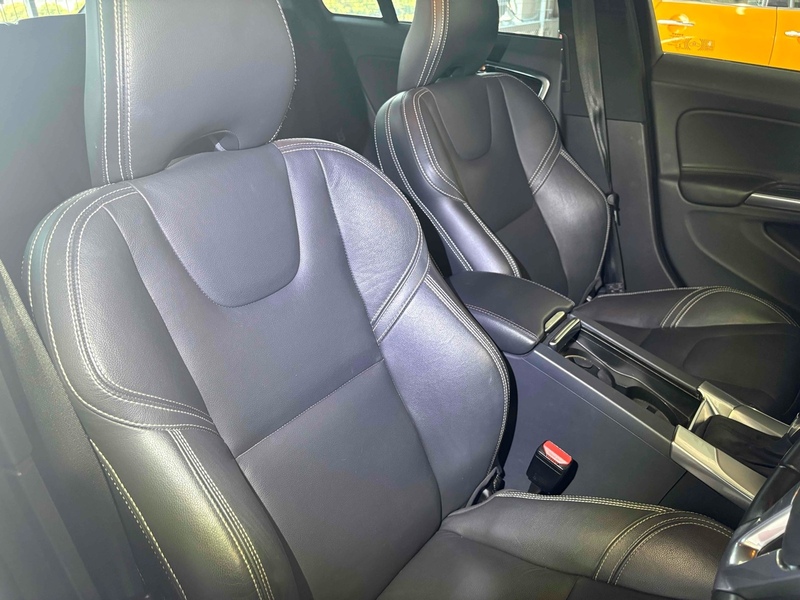 Volvo V60 D4 Dynamic Edition - U12497
