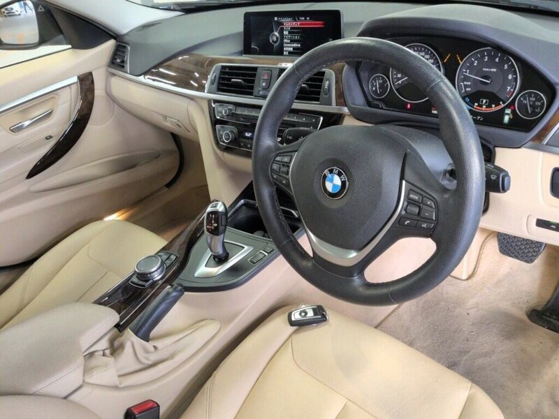 BMW 3 Series 320I Luxury Touring - U12499
