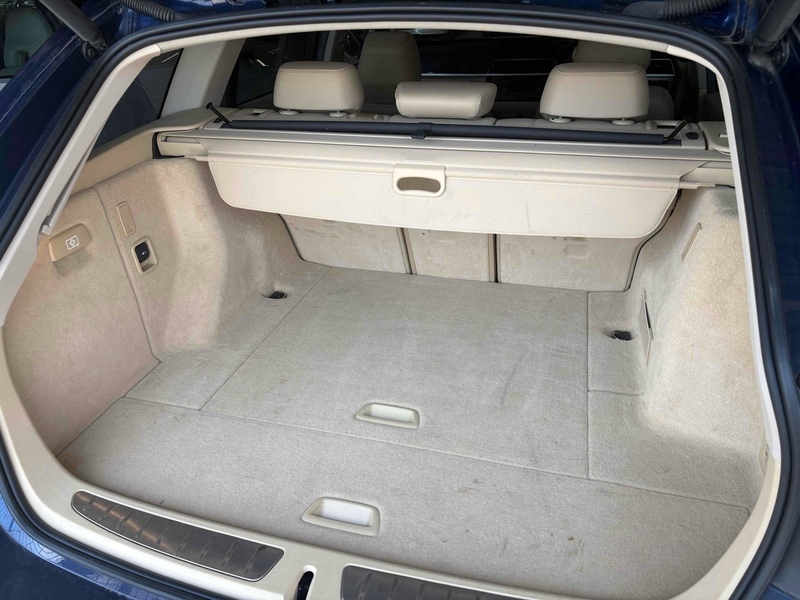 BMW 3 Series 320I Luxury Touring - U12499