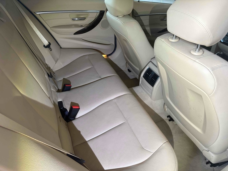 BMW 3 Series 320I Luxury Touring - U12499