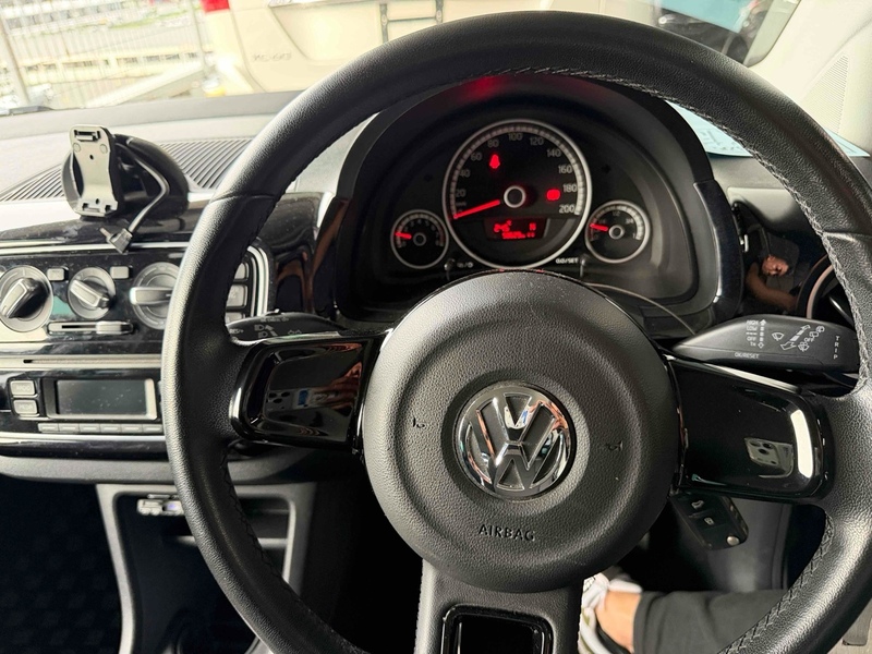 Volkswagen Up High Up - U12515