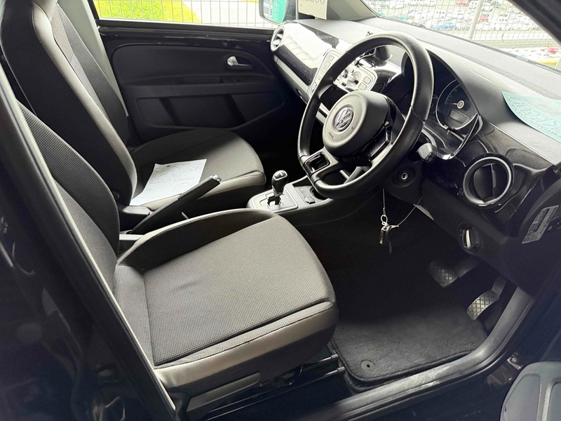 Volkswagen Up High Up - U12515