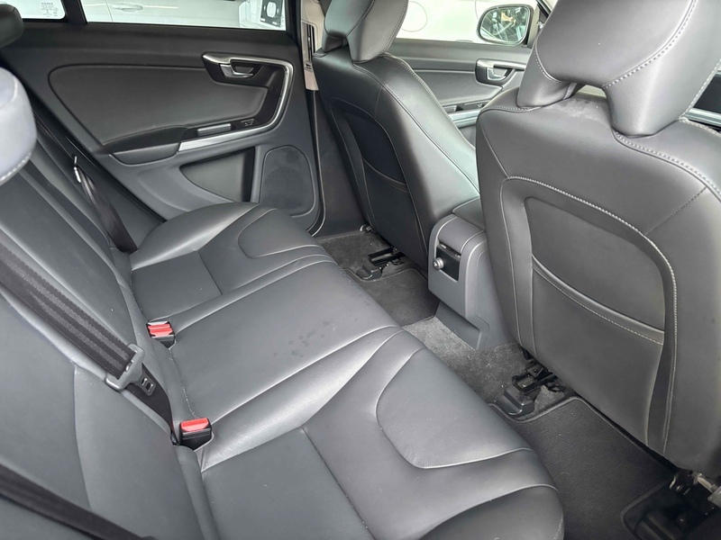 Volvo V60 T4 Se Lux - U12520