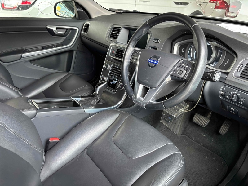 Volvo V60 T4 Se Lux - U12520