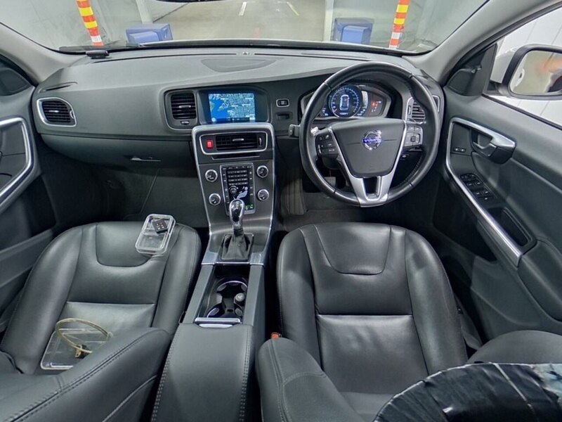 Volvo V60 T4 Se Lux - U12520