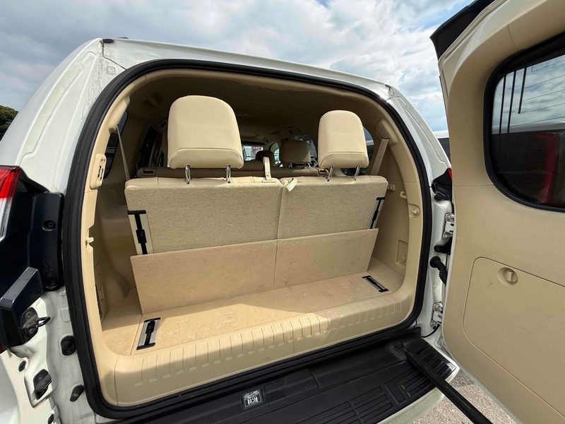 Toyota Land Cruiser Prado TX L Package - U12525