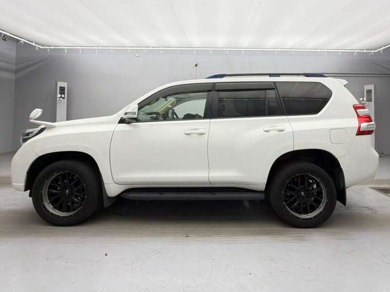 Toyota Land Cruiser Prado TX L Package - U12525