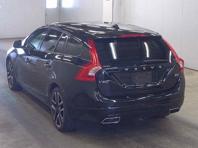 Volvo V60 D4 Dynamic Edition - U12532