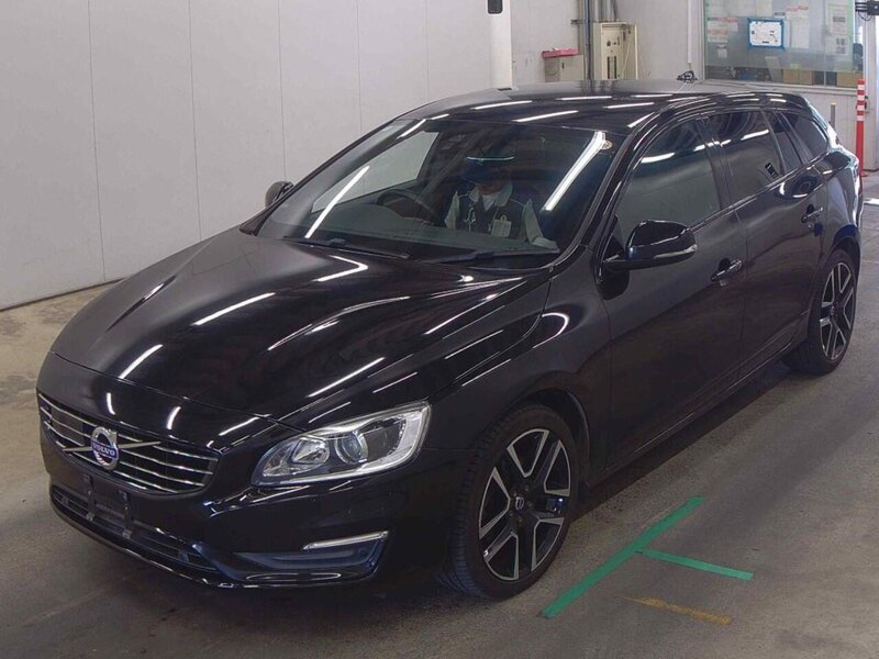 Volvo V60 D4 Dynamic Edition - U12532