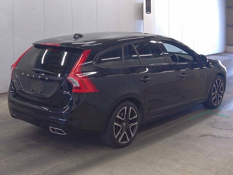 Volvo V60 D4 Dynamic Edition - U12532